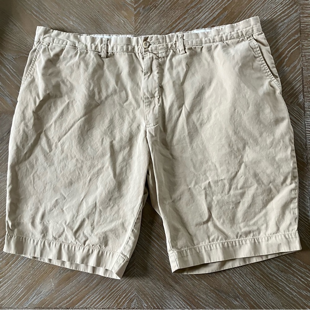 Polo Ralph Lauren Men’s Classic Khaki Tan 10” Inseam Shorts (42)